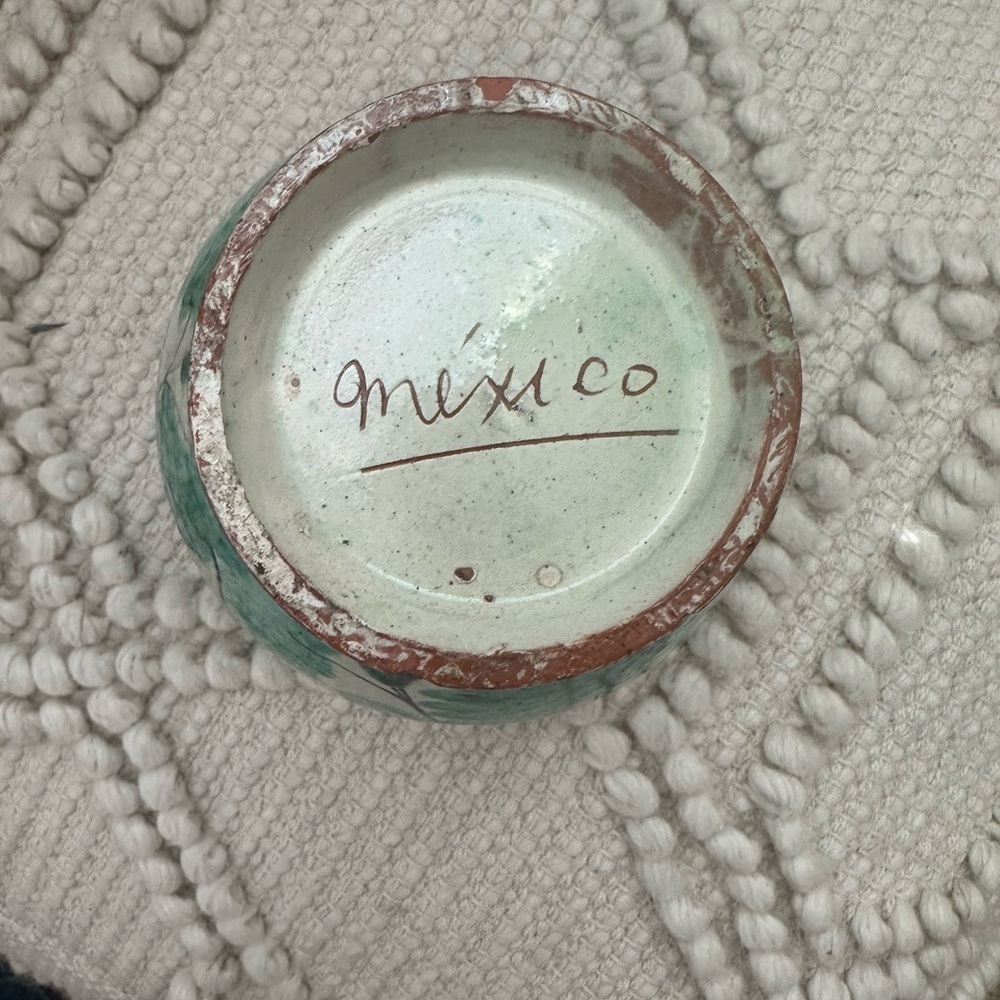 Rare 1963 Vintage Ceramic Vase made by a local artist in Mexico. - Picture 2 of 7